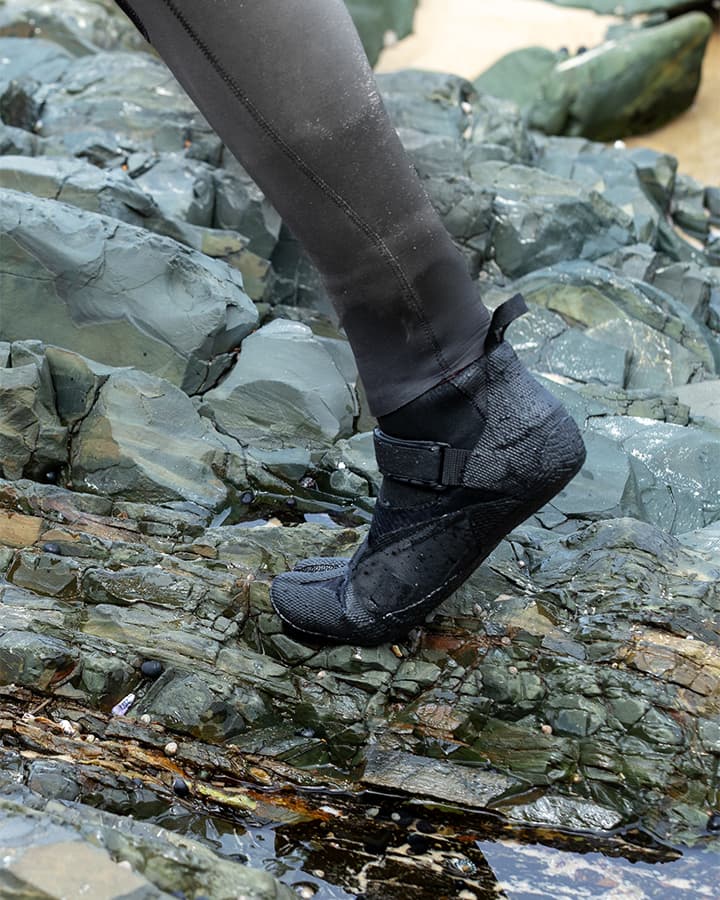 O&E Free flex bells 3mm split toe bootie - vista 2